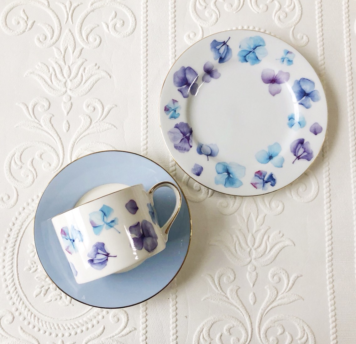 グラデーションが綺麗なアジサイのティーセット