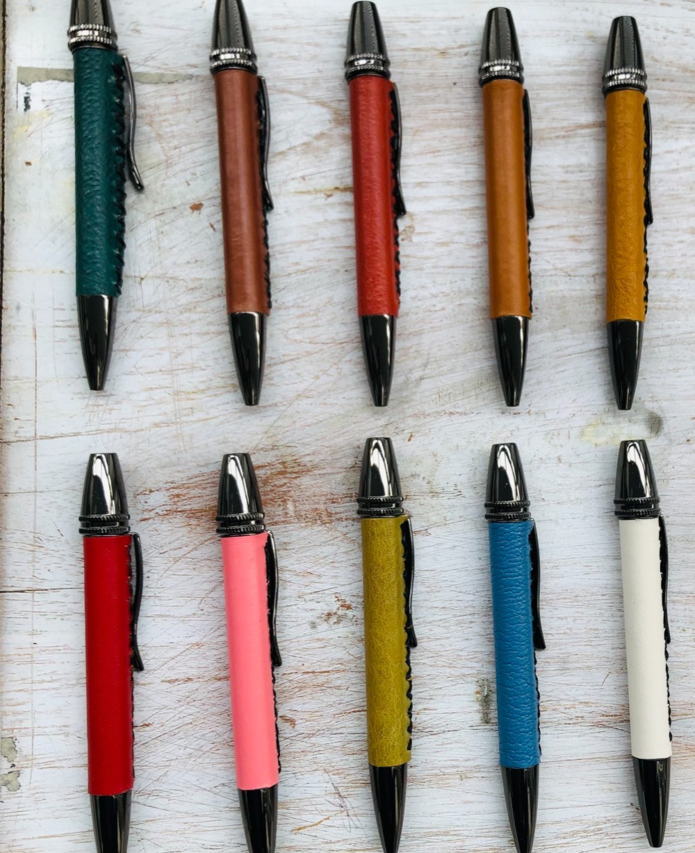 手縫いレザーボールペン（お名前刻印可能 500円） ペン・筆記用具