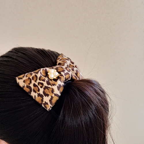 ヒョウ柄のリボン型ヘアゴム✧*。 ヘアゴム chicory 通販