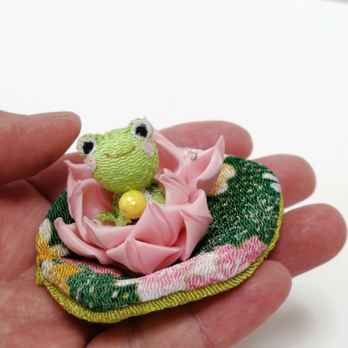 ちりめん細工歳時記『夏の朝』福かえると蓮の花 カエル その他置物