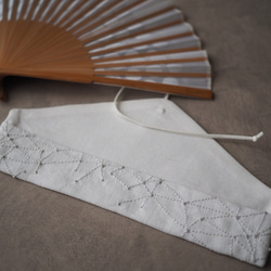 【再々販】 | 手刺繍で作った白いリネンのお箸袋 扇子袋にも◎ 2枚目の画像