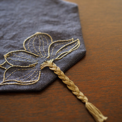 【再販】お家カフェタイムに！ | 三つ編みがかわいい❤︎手刺繍のお花柄ティーマット 11枚目の画像