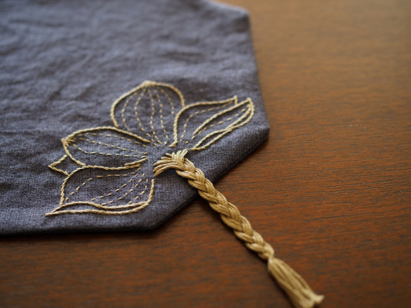 【再販】お家カフェタイムに！ | 三つ編みがかわいい❤︎手刺繍のお花柄ティーマット 11枚目の画像