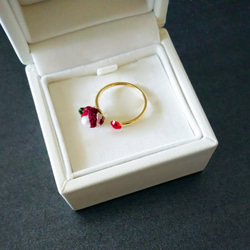つまみ細工 つばきとスワロフスキーのリング 赤 和モダン 指輪 椿 和風 2枚目の画像