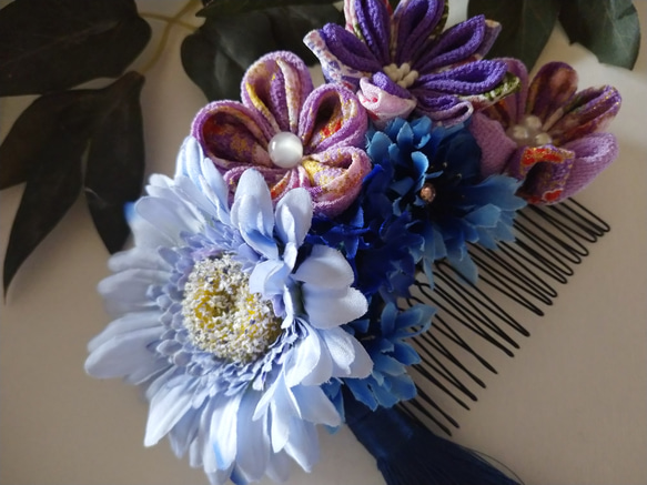 つまみ細工髪飾り ヘアアクセサリー ガーベラ  結婚式 お祝い事 ブルー  着物 3枚目の画像