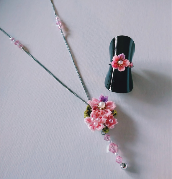 つまみ細工 桜のネックレスと指輪のセット  ピンク 1枚目の画像