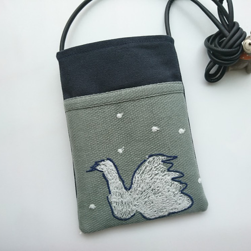 ミナペルホネンswan スマホポシェット ミニバッグ モスグリーン  