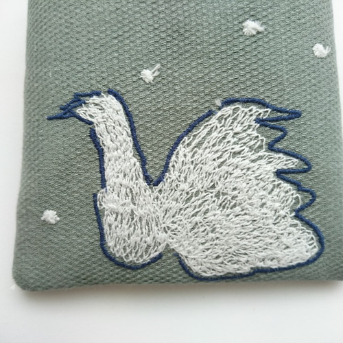 ミナペルホネンswan スマホポシェット ミニバッグ モスグリーン 