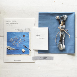 ｛刺繍キット｝カモメたちのミニハンカチ 2枚目の画像
