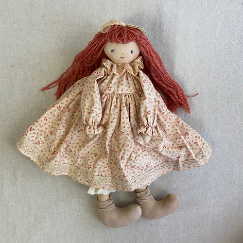 カントリードール♡ハンドメイド♡お人形♡ピンク小花柄♡ カントリードール ピンクの花柄 サーモンピンクのヘアー その他