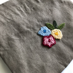 お花刺繍の巾着(オーク) 3枚目の画像