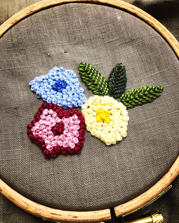 お花刺繍の巾着(オーク) 5枚目の画像