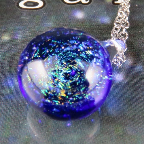 宇宙プチ銀河ペンダント（ダイクロガラス） ネックレス