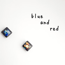 【片耳用イヤリング】ブルー&レッドオーロラのブラックイヤリング/メンズ/スクエア 1枚目の画像