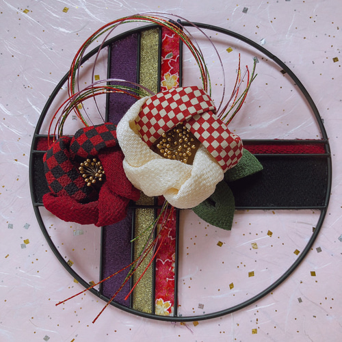 ワイヤーリース「市松椿」 リース つまみ細工工房のえる 通販 9355474