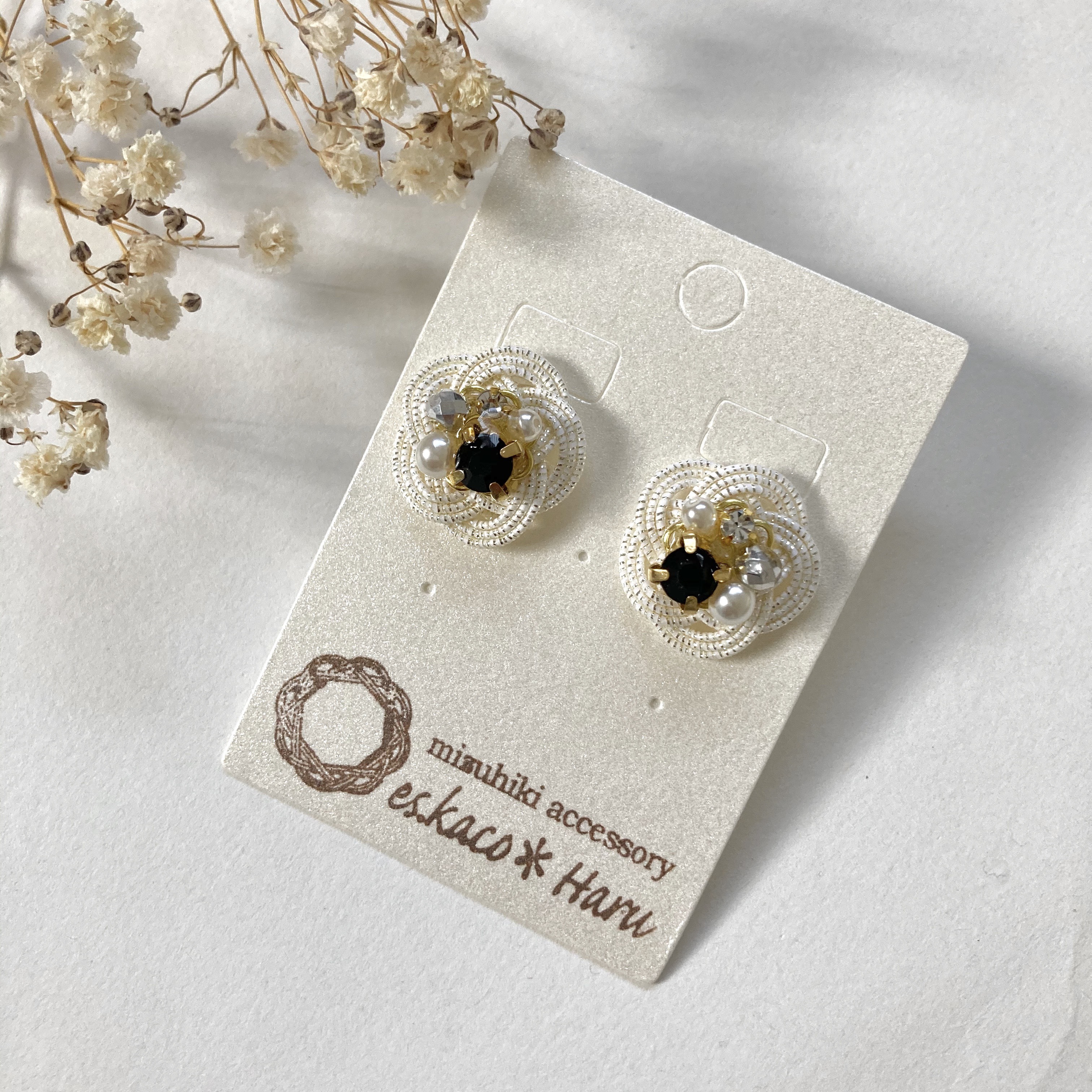【全商品オープニング価格 特別価格】 おもちママ♡です。ビジュー.ハンドメイド♡イヤリング♡ ピアス