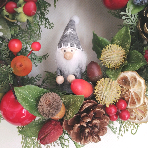 『冬の新作』果物と木の実いっぱい♪童話の森のXmas♥小人とリスのハッピーChristmas〜クリスマスリース 4枚目の画像