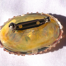 ストロベリーキャンドルのガラスブローチ 3枚目の画像