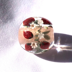 strawberryいちごのとんぼ玉 2枚目の画像