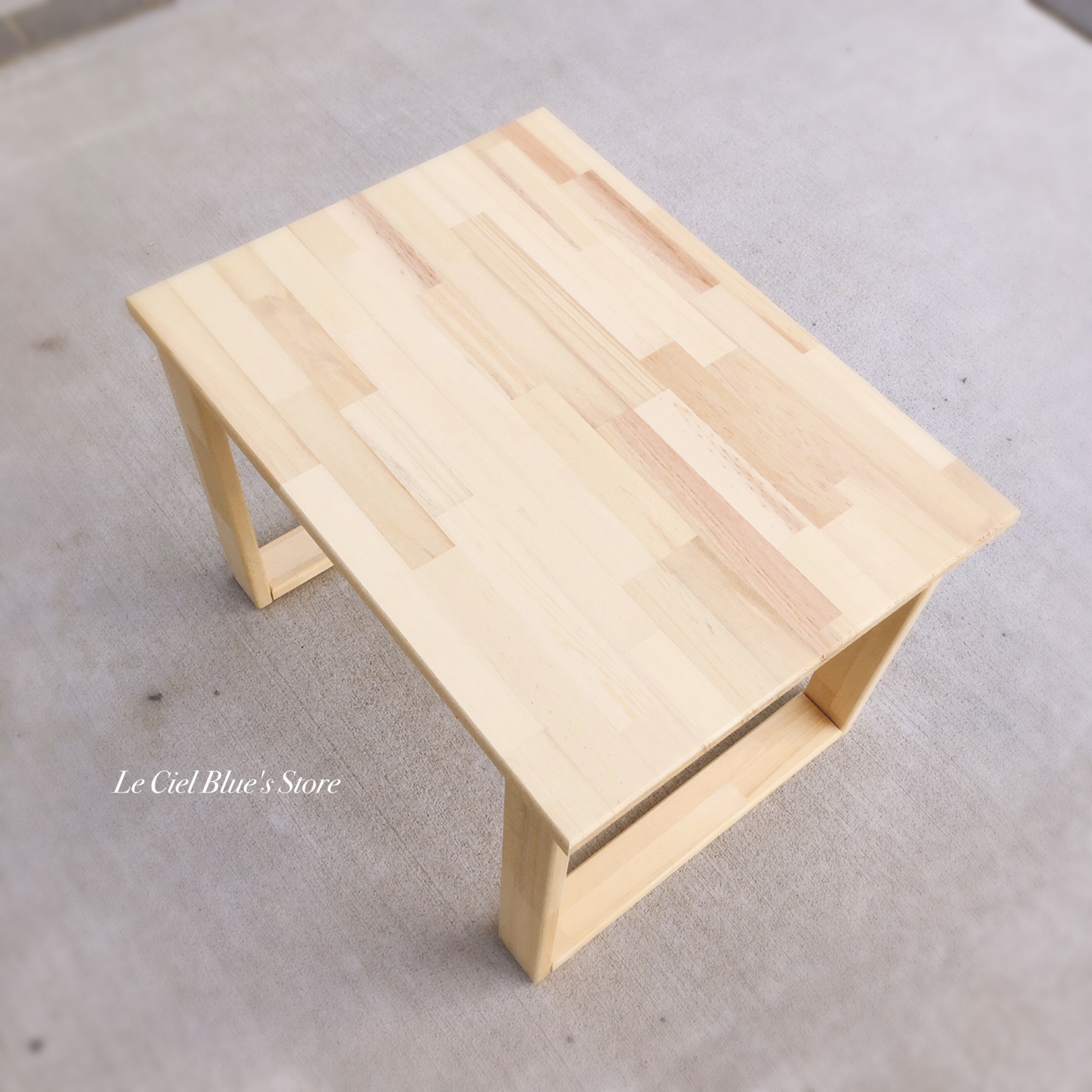 パイン材のローテーブル