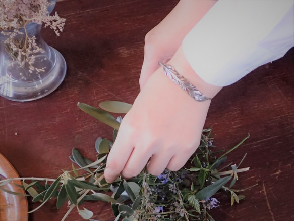 キュリアス フェザー ブレスレット （Curious Bracelet) 5枚目の画像