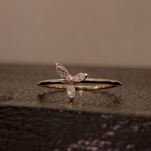 K10 ダイヤモンド マーキスフラワー トリオ リング 〔マーキスカット  