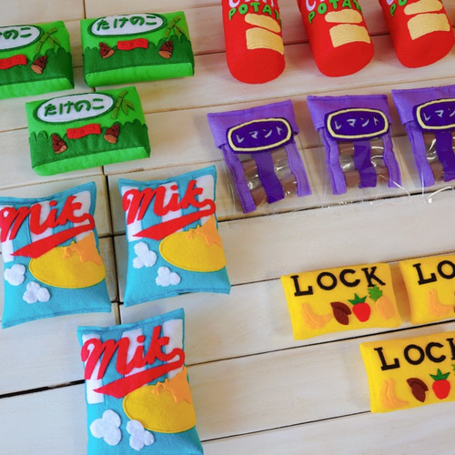 完成品】フェルト ままごと スーパーマーケット みんな大好きお菓子①