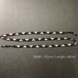 BLACK×BROWN×IVORY ビーズ織りグラスコード・メガネチェーン 2枚目の画像