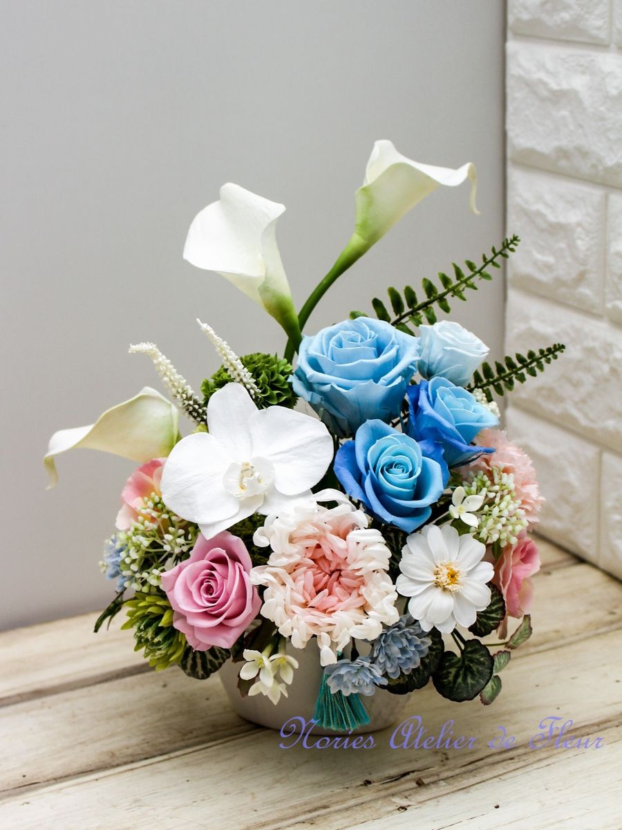 まごころ　プリザーブドフラワーのお供えアレンジメント　気温の高くなるこの時期にお仏壇を彩るアレンジメント