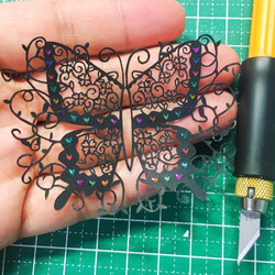 切り絵 ハッピーバタフライ 【額つき】 ギフト プレゼント お祝い 2枚目の画像