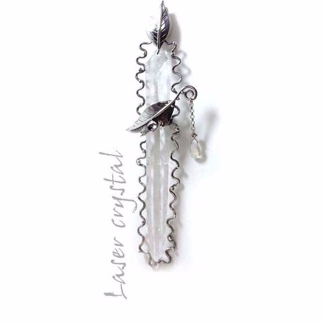 レーザー水晶にブルームーンストーンのしずく輝く☆シルバーペンダントトップ