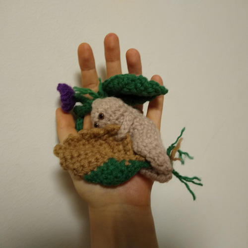 惜しむマンドラゴラ あみぐるみ（ナス科？ マンドレイク