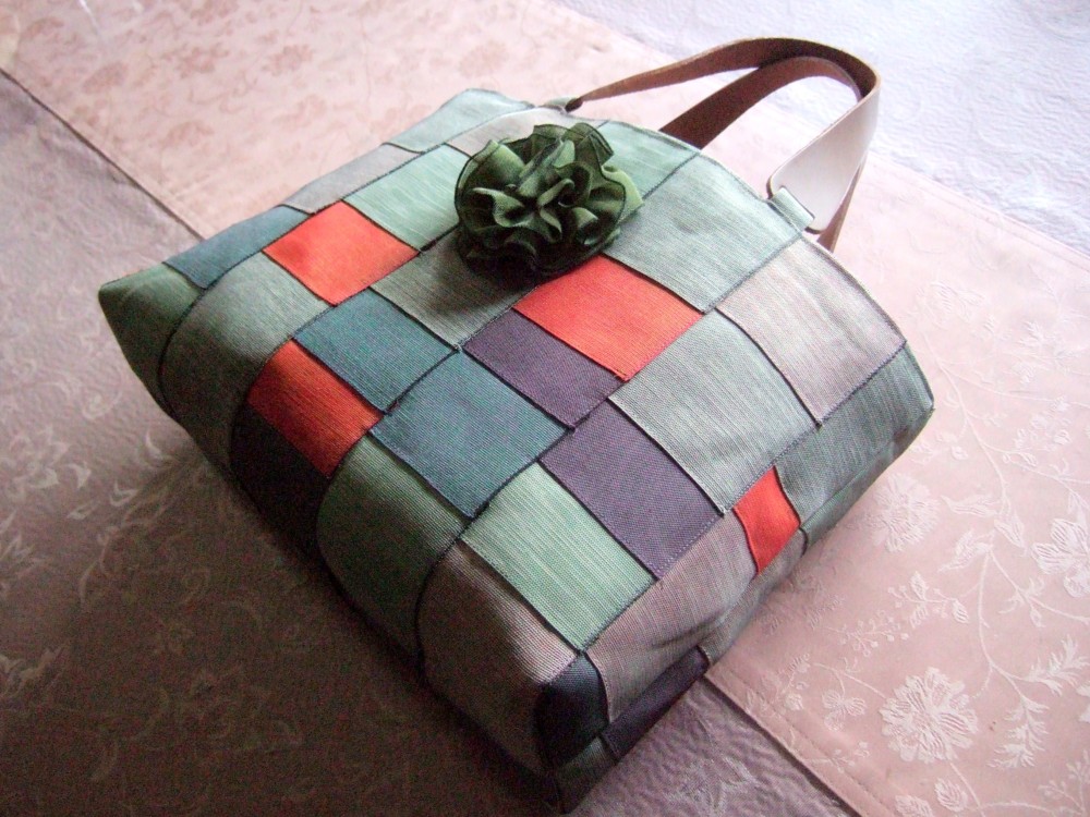 畳縁モザイクバッグ　2色