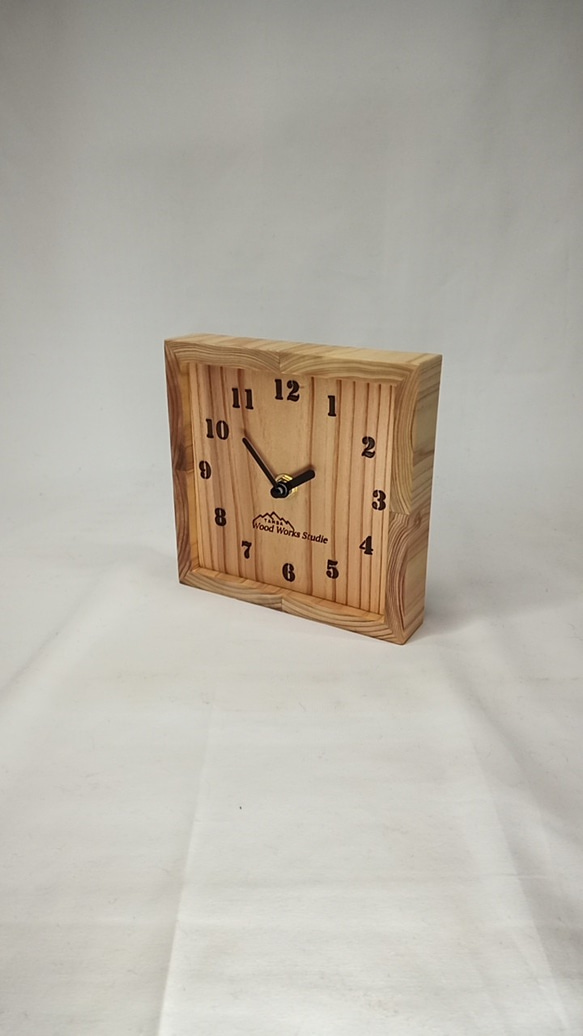 木製　ヒノキ無垢材＆杉無垢材の掛け時計 1枚目の画像