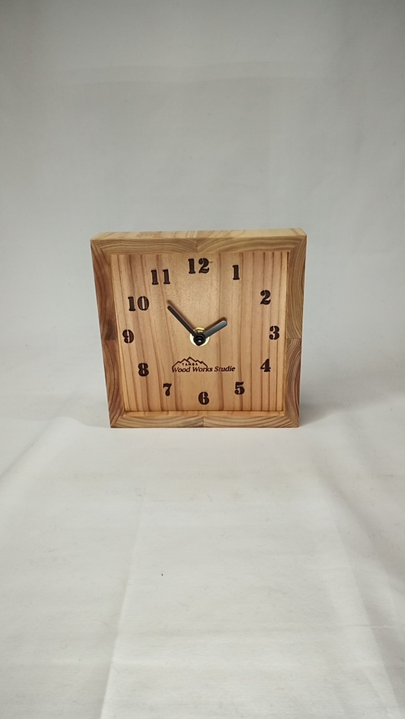 木製　ヒノキ無垢材＆杉無垢材の掛け時計 2枚目の画像