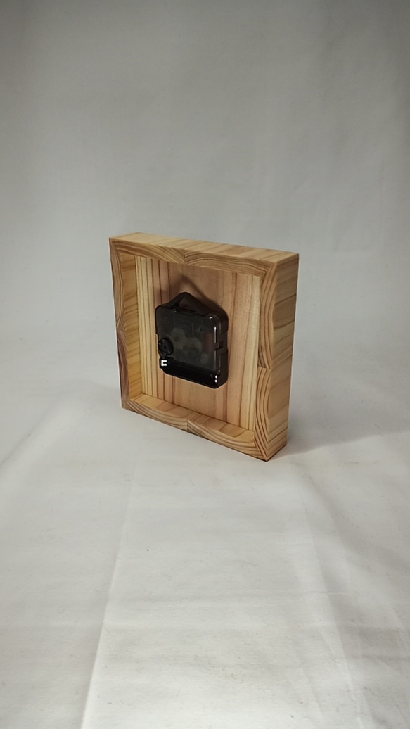 木製　ヒノキ無垢材＆杉無垢材の掛け時計 4枚目の画像