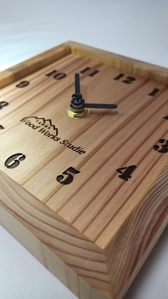 木製　ヒノキ無垢材＆杉無垢材の掛け時計 8枚目の画像