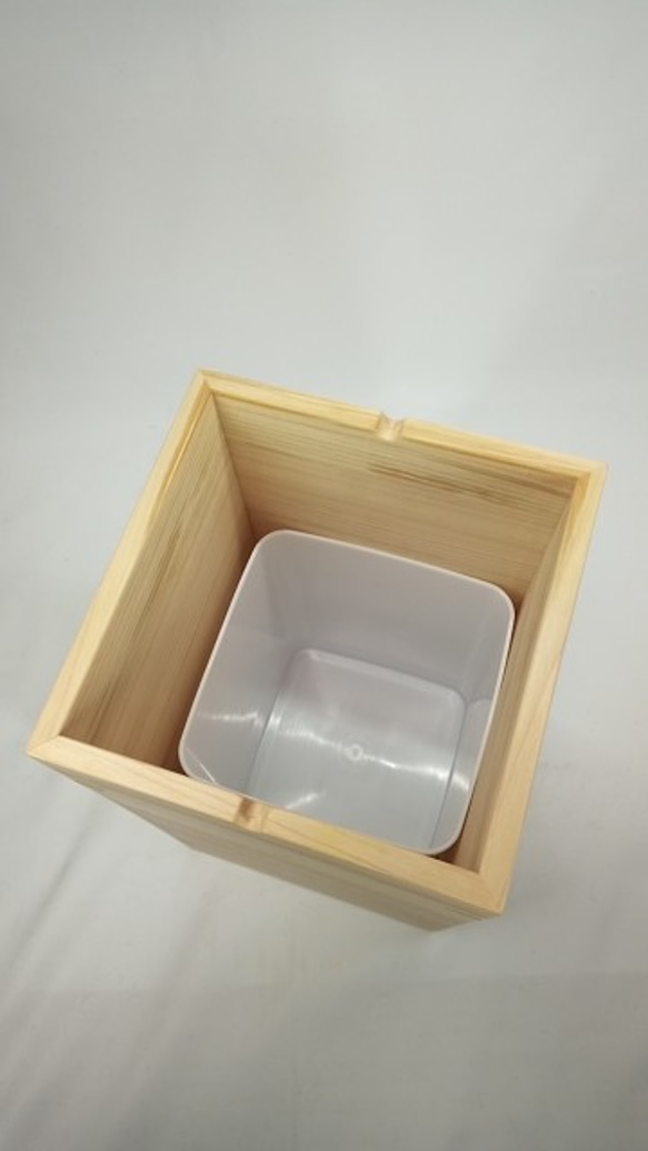 木製　ヒノキのスイングタイプのゴミ箱　 6枚目の画像
