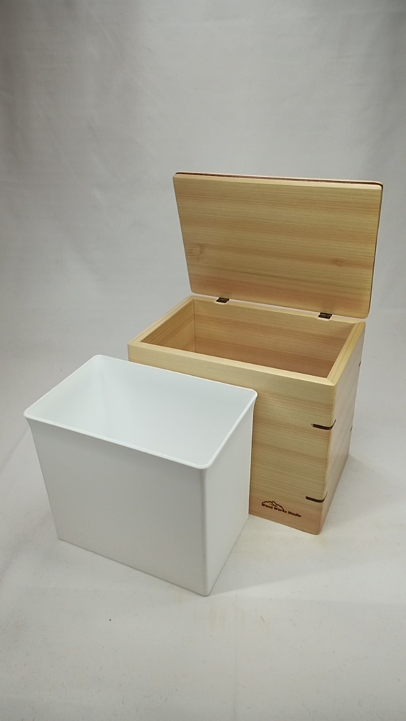 木製　天然ヒノキのフタ付きダストBOX　プラケース付き　　 5枚目の画像