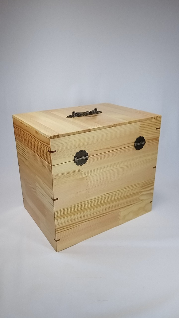 木製　赤松集成材のメイクBOX・道具箱・裁縫箱・救急箱　 4枚目の画像