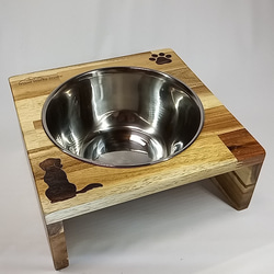 木製　中型犬用　フードテーブル　（名入れサービス） 1枚目の画像