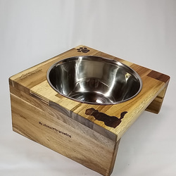 木製　中型犬用　フードテーブル　（名入れサービス） 2枚目の画像