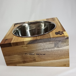 木製　中型犬用　フードテーブル　（名入れサービス） 4枚目の画像