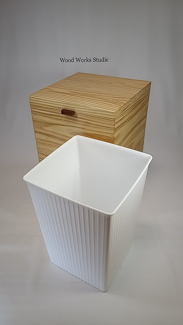 木製　スクエアー型　ゴミ箱 1枚目の画像