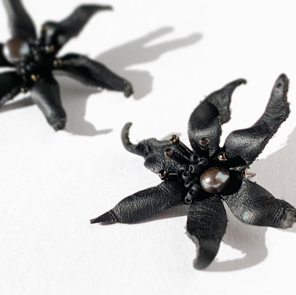 dry flower blackレザー 革 花　金属アレルギー対応　ブラック 4枚目の画像