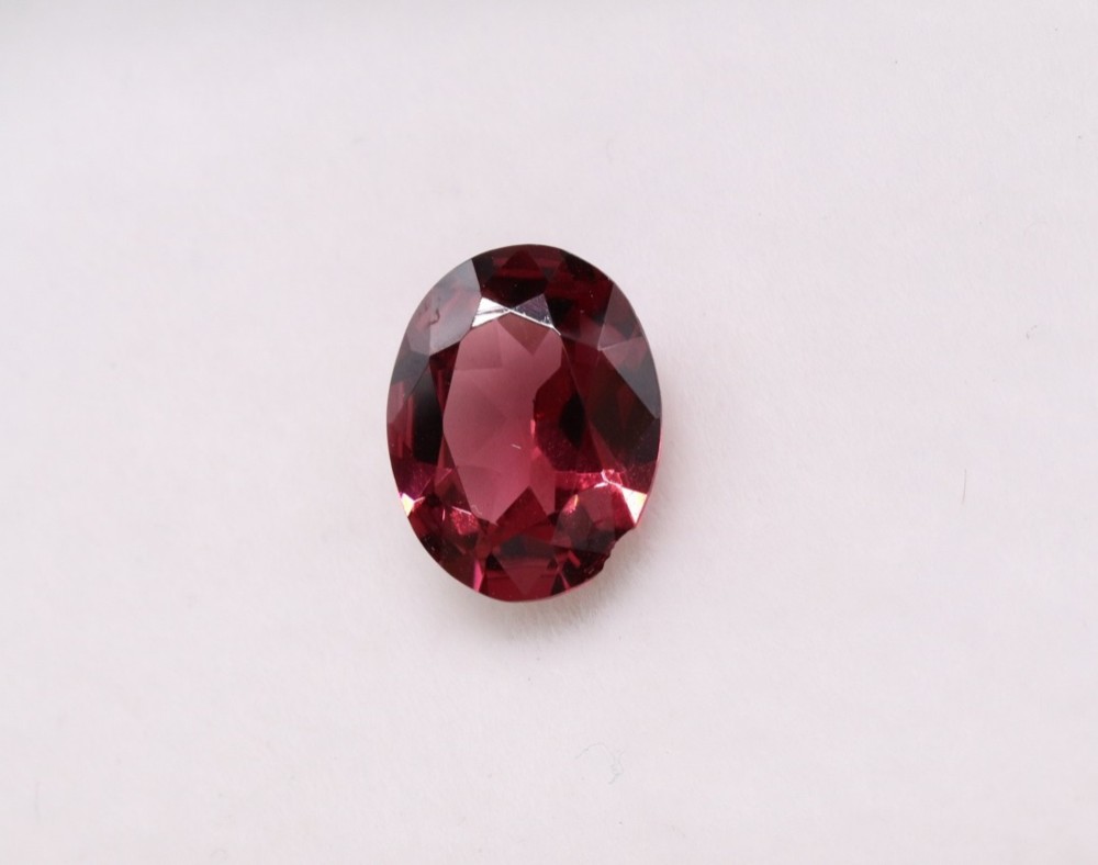 天然ロードライトガーネット 2.481ct ルース 欠けあり 宝石