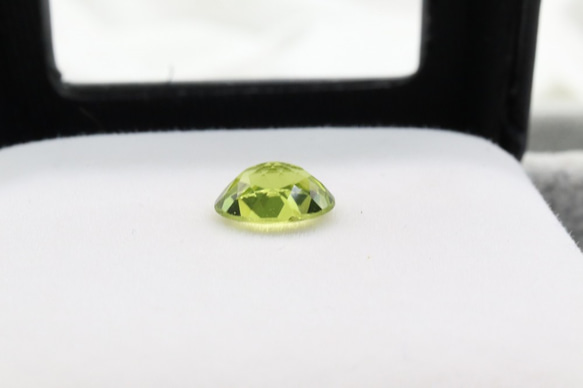 天然ペリドット 1.78ct ルース 9枚目の画像