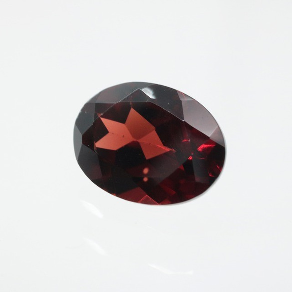 天然ロードライトガーネット 1.571ct ルース オーバルファンシー