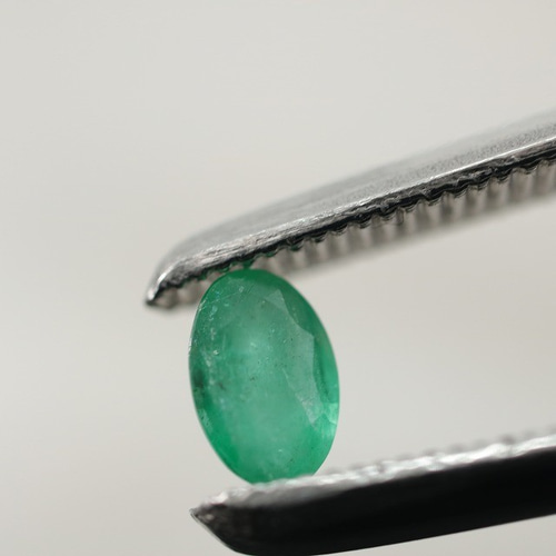 天然エメラルド 0.399ct ルース オーバルミックスカット 宝石鑑別書 