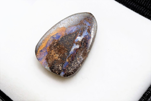 ボルダーオパール 14.35ct ルース 天然石 3枚目の画像